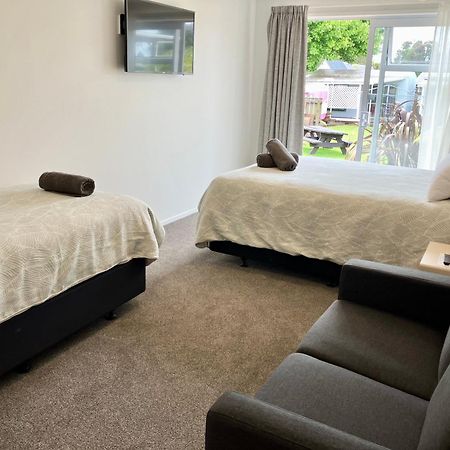 Tripinn Modern Motels & Affordable Accommodation ウェストポート エクステリア 写真
