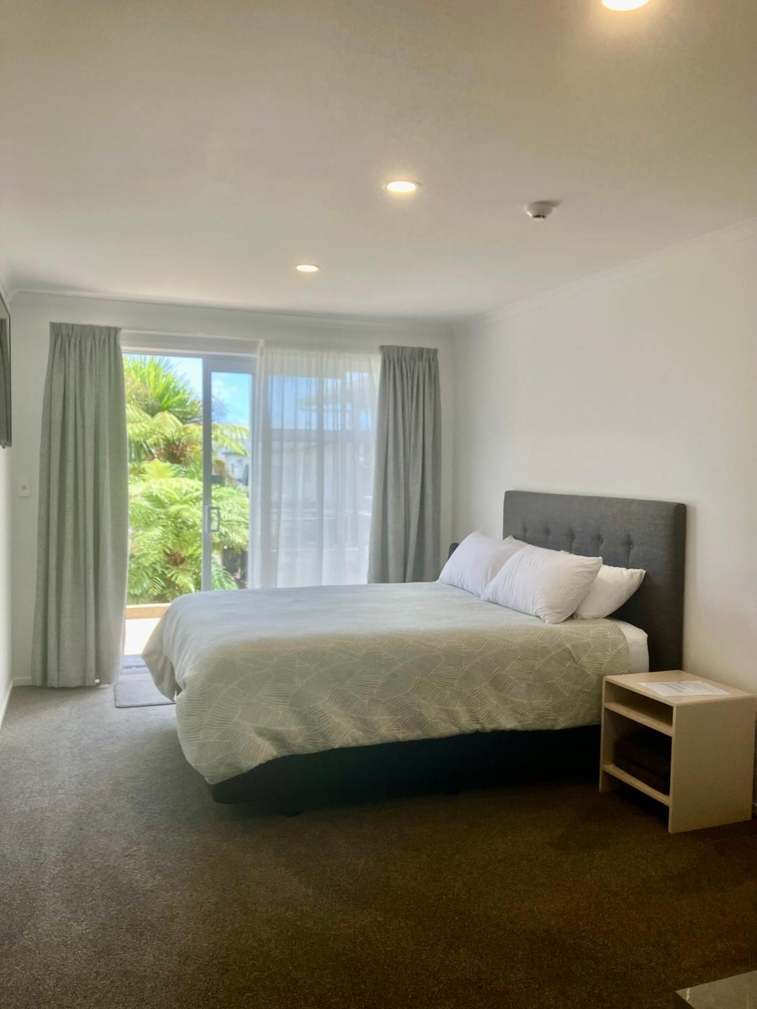 Tripinn Modern Motels & Affordable Accommodation ウェストポート エクステリア 写真