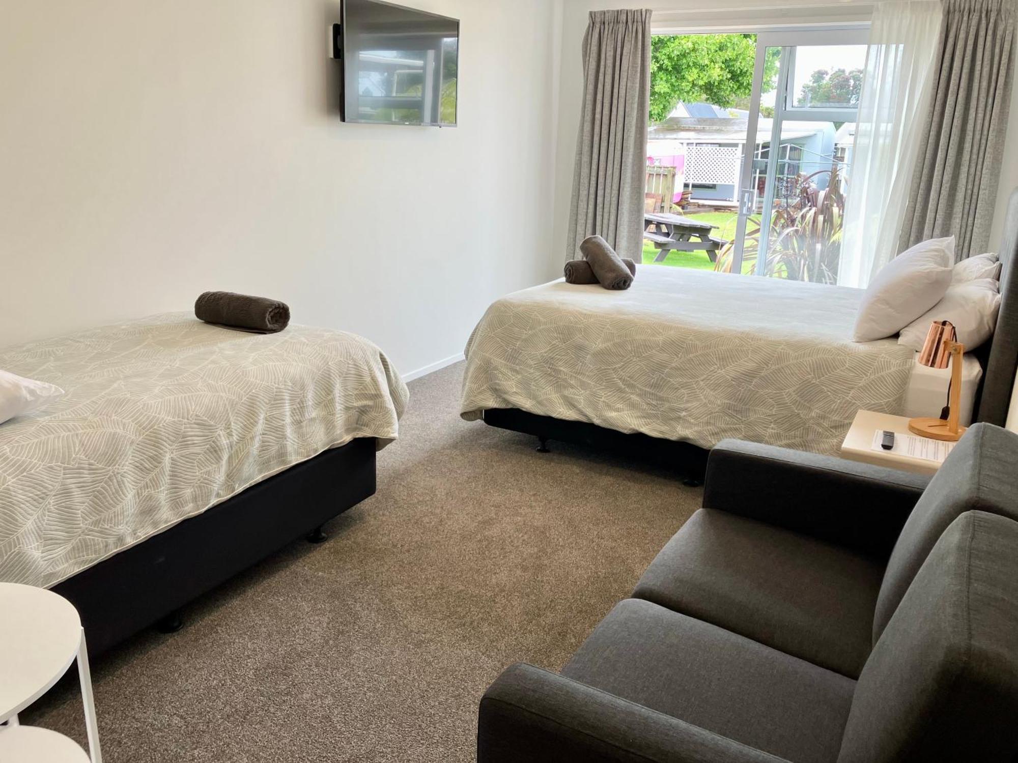 Tripinn Modern Motels & Affordable Accommodation ウェストポート エクステリア 写真